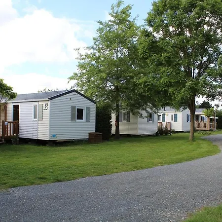 Camping Le Pavillon * Les Achards (Vendee)