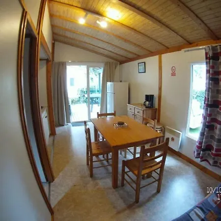 캠프장 Camping Le Pavillon Les Achards (Vendee)